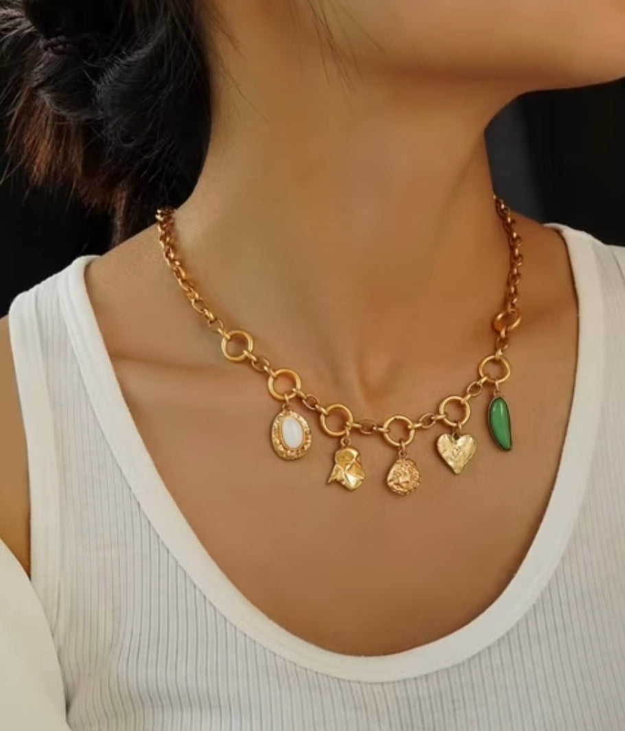 Collar Lady